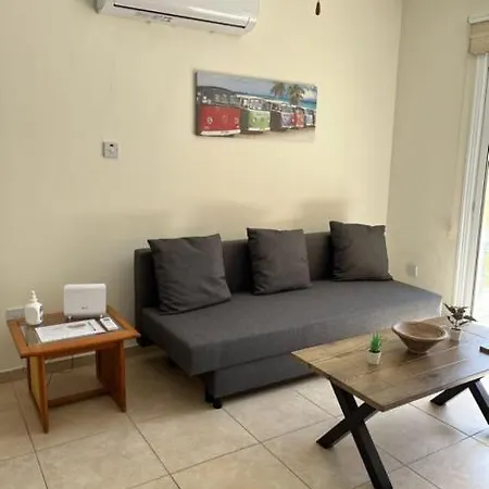 The Holiday Flat, Gateway To Desired Experiences Peyia Exterior photo